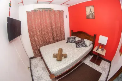 UPSTAIRS 1 BR APARTMENT. GREAT LOCATION / AC . WiFi.KITCHEN
