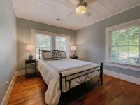 Minutes from downtown Clemson and boat landings on Kewoee and Hartwell Pickens County 호텔