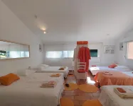 Large 600M2 property, tennis and 60sqm pool house with bar-kitchen on 10000 sqm