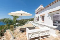 VILLA AMICITIA, LE RAYOL, FABULOUS SEA VIEW, SHOPS AND BEACH ON FOOT Hotels in Le Rayol-Canadel-sur-Mer