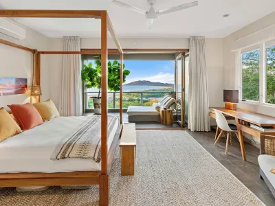 3 Bedroom Villa- Stunning Views of Playa Tamarindo/Grande. Easy walk to beach