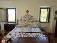 A charming country house nestled in the hills nearby Elba best  beaches. Hotels in Portoferraio