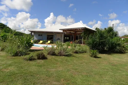 Les Alizés, luxury villa, 100 m from the beach of Petit Macabou