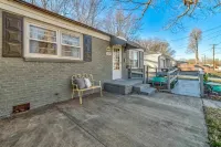 Lovely Home in the Heart of Spfd! Hotels near Relics Antique Mall