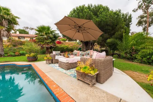 Luxury Coastal Retreat-PrivatePool, Spa & Yard-Dog-Friendly-5 Min to Beach