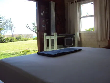 Thinking about staying by the sea? Full Moon Address. Отели рядом с достопримечательностью «Lagoinha do Leste»