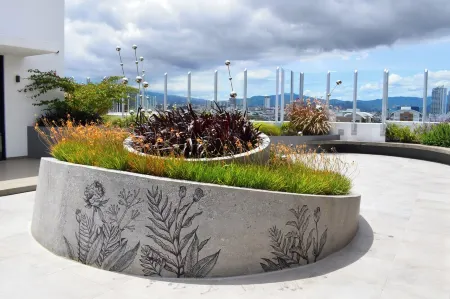 Apartamento con Piscina y Cómodo Espacio de Trabajo