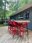 Updated Cottage in Southcott Pines, Grand Bend. Steps to Sun Beach