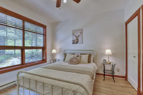 Enchanting condo overlooking Lac du Mont-Tremblant CITQ # 311589