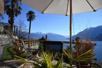 Casa Lago Azzurro Atelier relaxation puur for vacation & time out Hotels near Marmitte dei giganti di Uriezzo