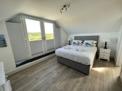 Seacliff Located Just 200m From the Popular Broad Haven Beach, Pembrokeshire