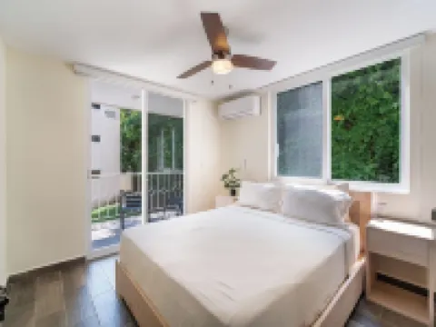 Centrally located pet friendly condo with pool - walk to everything!