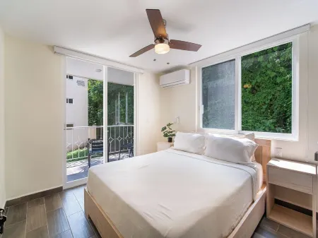 Centrally located pet friendly condo with pool - walk to everything!