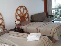 House Beach Front Superb Ocean View Hi Speed WiFi Unlimitd Fresh Water Free call Hotels in Dzemul