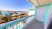 Freshly Painted 2Bed 2Bath Condo, Pool, Ocean and Intracoastal Waterway Views!