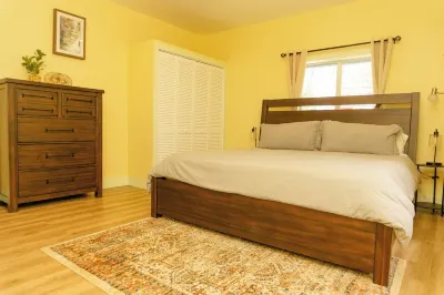 Cozy accommodations in a great location. Hôtels à : 