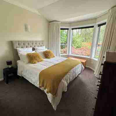 Hidden Gem - Bed & Breakfast Rooms