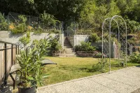 Renoviertes Gemütliches Ferienhaus mit Terrasse und Garten, Direkt am Waldrand