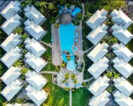 Salt and Sand - renovated 2b/2b condo at Sunset Cove on famous Seven Mile Beach
