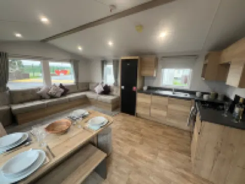 8 Guests - Swimming Pool - 1Min to the Beach