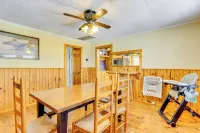 Hike, Fish and Explore Family Cabin in Sulphur! - Wifi