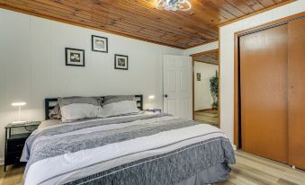 Deck & 2-acre Yard: Quiet Getaway in Crandall!