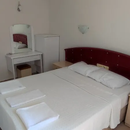 Basil's Apart Hotel