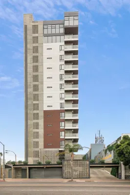 Distrito Revolution Suites