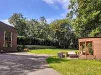Dunsdale Lodge Hotels near Delamere Farm Shop