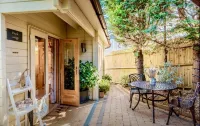 Duck Lodge B&B with Hot Tub Hotels in Pyecombe