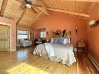 Timeless Mesa Hideaway 2 Bedroom Cabin