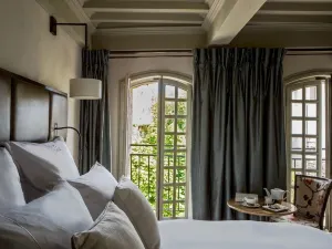 ลา แมซง ดูซ โฮเทล