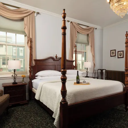 Carlisle House Bed and Breakfast