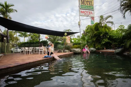 Glenmore Palms Motel Hotels in The Caves