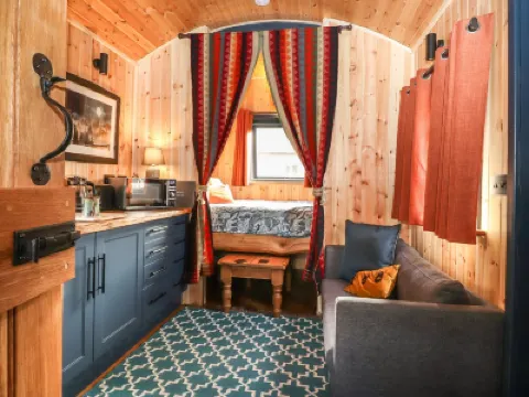 Dunfell Shepherd's Hut Hotels in 