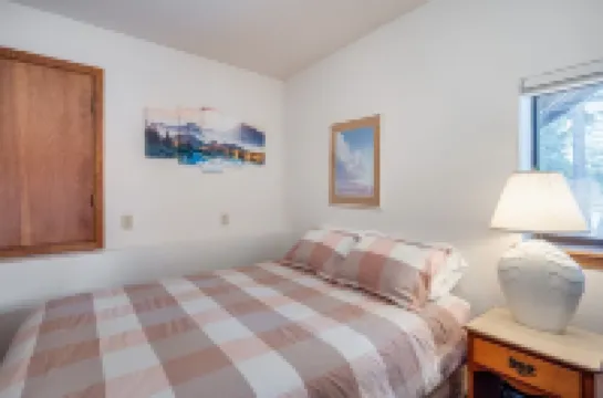 Spacious Cabin Sleeps up to 12 - Sky High #86