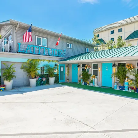 Latitude 26 Waterfront Boutique Resort - Bonita Springs