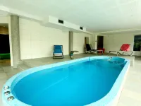 Logis Hotel Spa Restaurant le Provence - ที่มีสระว่ายน้ำ