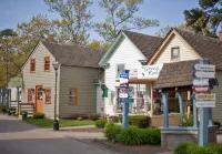 Colonial Inn Hotels in Smithville
