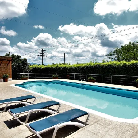 Amazilia Hotel Campestre Ubicado en Cerritos Cerca a Ukumari