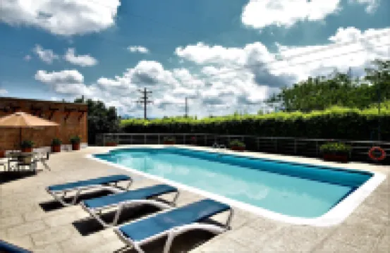 Amazilia Hotel Campestre Ubicado en Cerritos Cerca a Ukumari