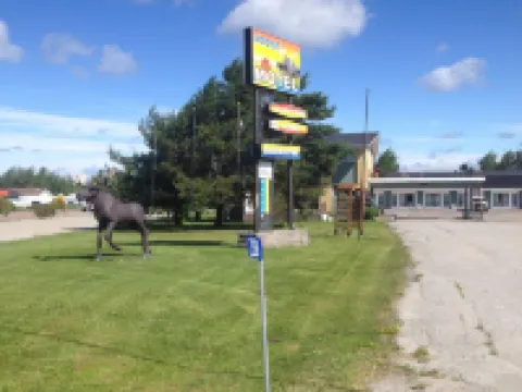 Moose Motel Hotels in Cochrane District