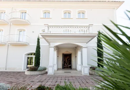 Suites & Apartments Liola'