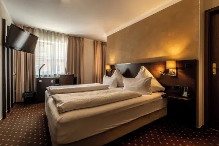 Hotel Ochsen Отели в г. Бад-Бухау