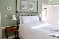 Inn at Glencairn Hotels near Institute for Advanced Study