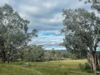 Country cottage 10 minutes to Tamworth - pet friendly!