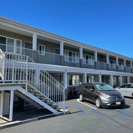 Hi View Inn & Suites