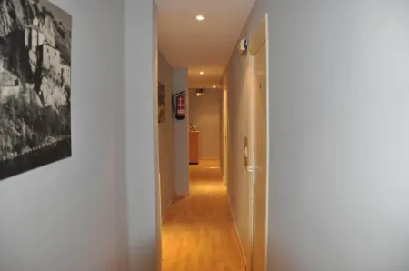 Hostal Ruiz Отели рядом с достопримечательностью «Monasterio de San Juan de Duero»