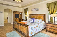 Waterfront Pool & Spa: Relaxing Cape Coral Retreat - Parkplatz
