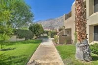 Palm Springs Retreat w/ Pool Access, Near Downtown - appartements de vacances